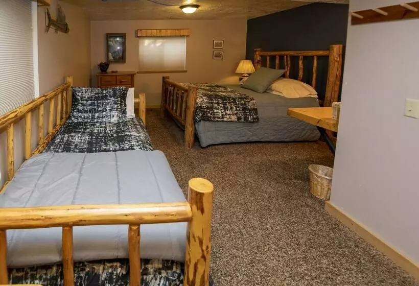 Snowberry Inn Bed & Breakfast