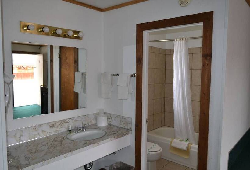 The Village Inn Motel And Restaurant