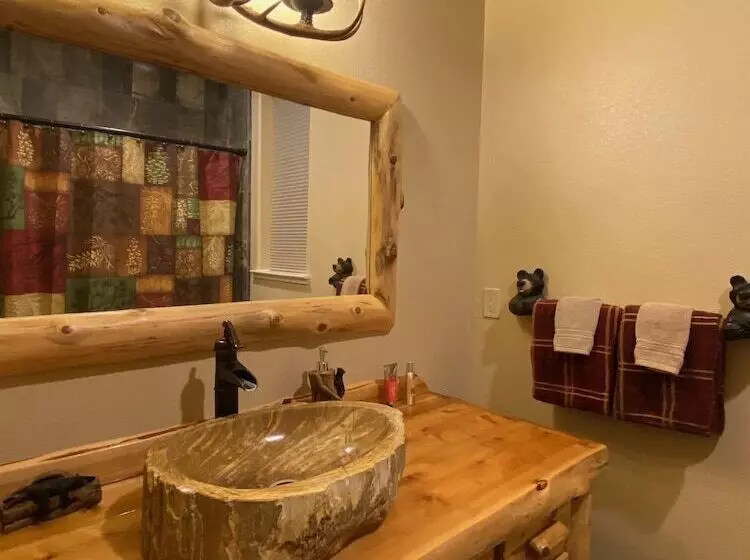 Aamiaismajoitus (B&B) Inn The Woods Suites