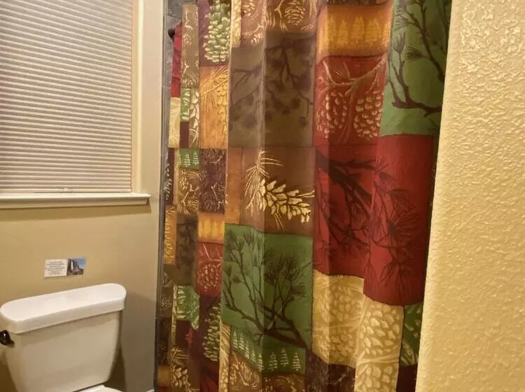 Aamiaismajoitus (B&B) Inn The Woods Suites