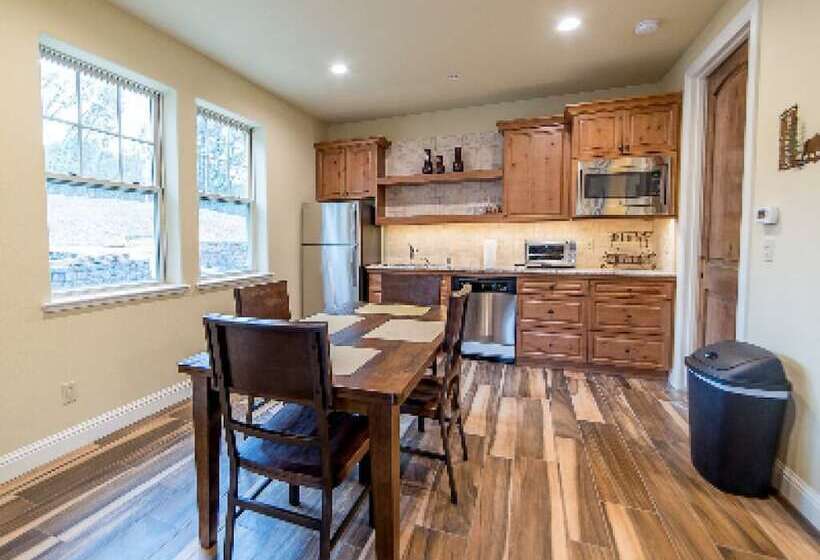 צימר Inn The Woods Suites