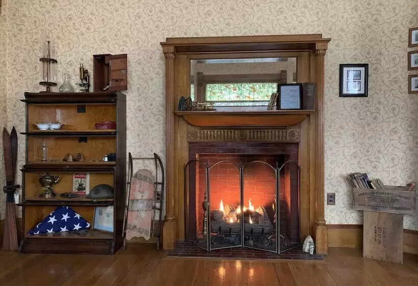 Aamiaismajoitus (B&B) Limerock Inn