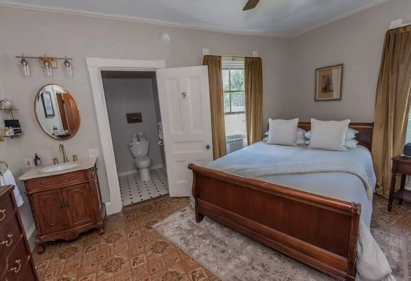 Aamiaismajoitus (B&B) Limerock Inn