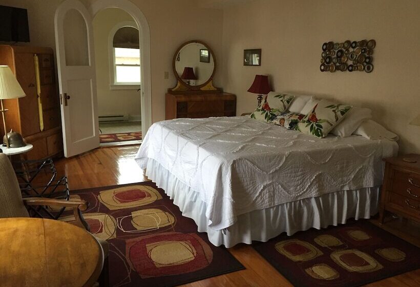 Connellsville B&b