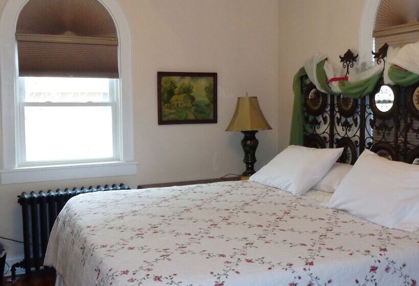 Connellsville B&b