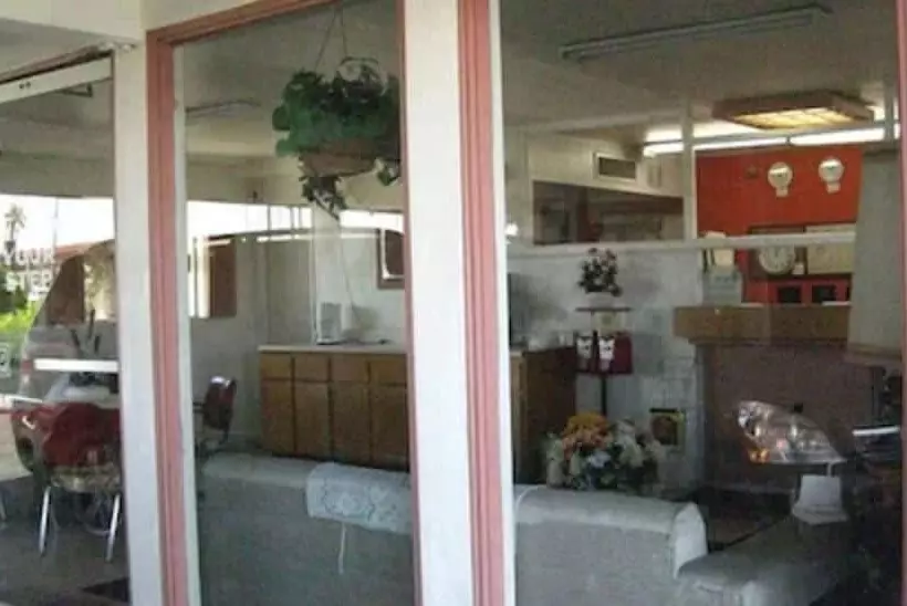 Desert Inn Motel