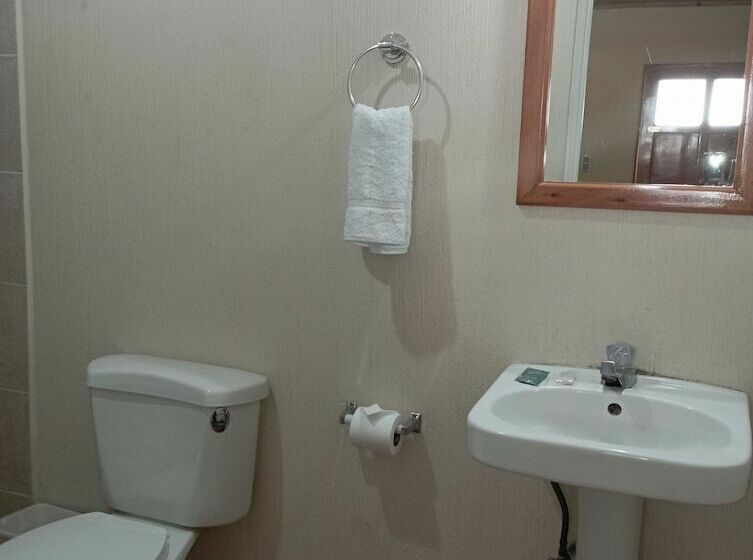 مسافرخانه Hamilton