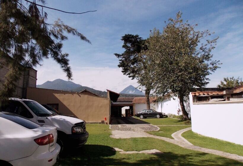 مسافرخانه Hamilton