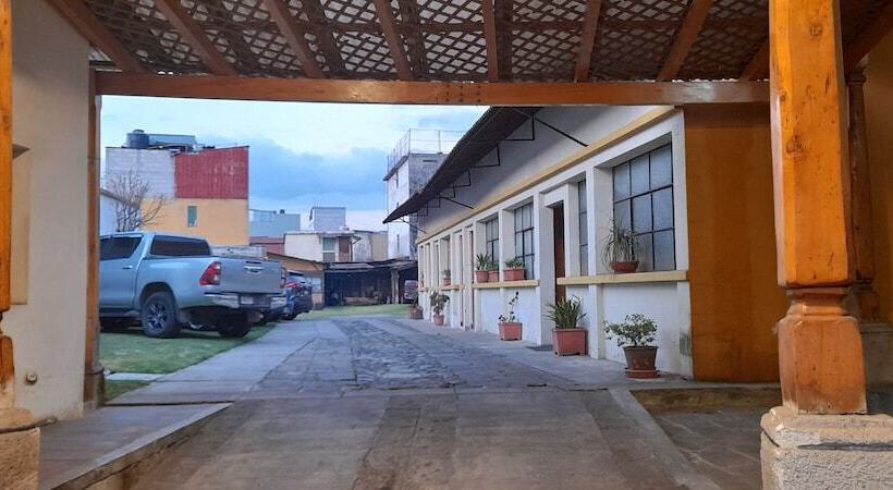 مسافرخانه Hamilton