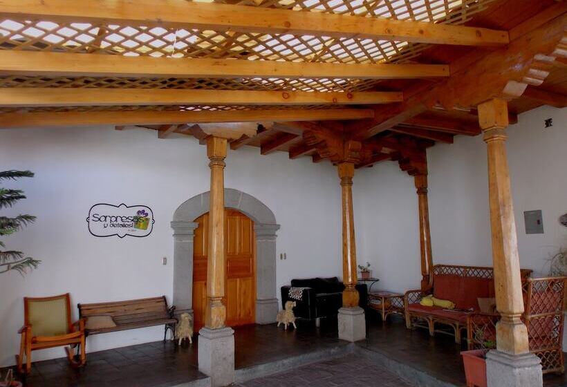 مسافرخانه Hamilton