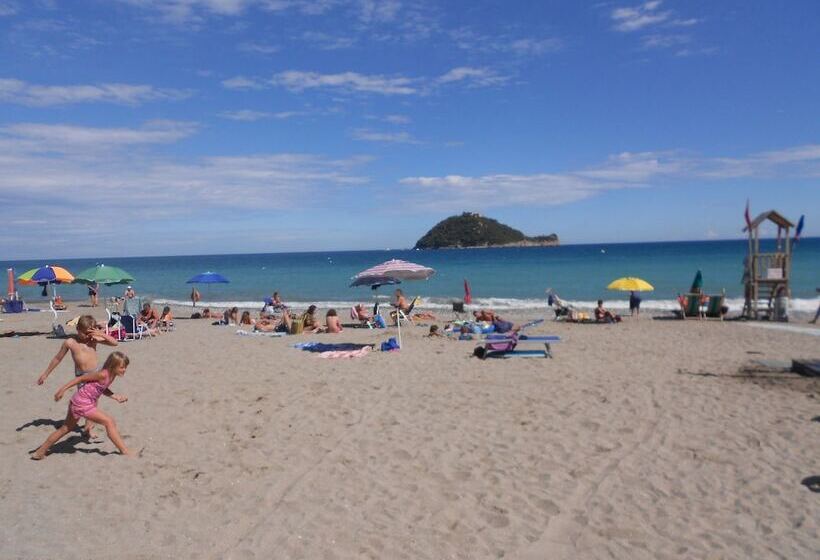 בית מלון כפרי Camping Delfino