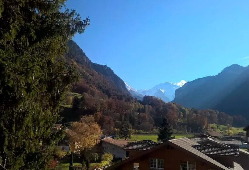 ホテル Edelweiss Lodge