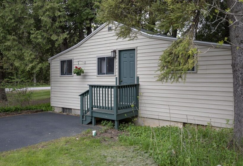 فندق Ridges Inn & Suites