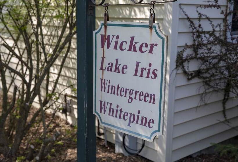 فندق Ridges Inn & Suites