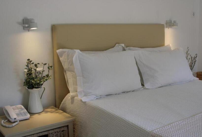 هتل Zefiros Traditional