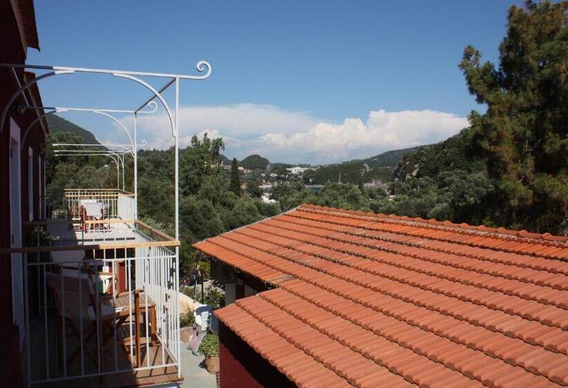 هتل Zefiros Traditional