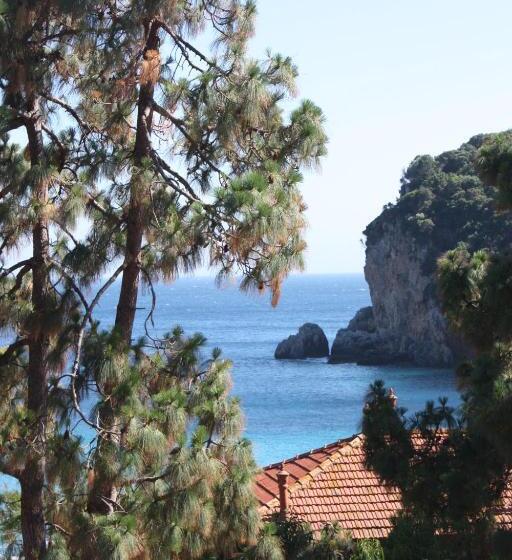 هتل Zefiros Traditional