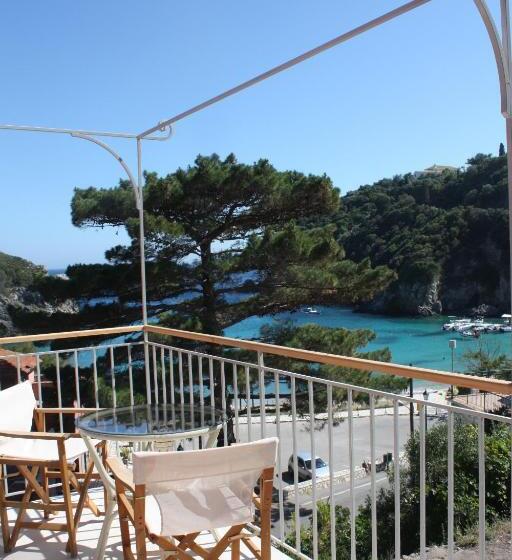 هتل Zefiros Traditional