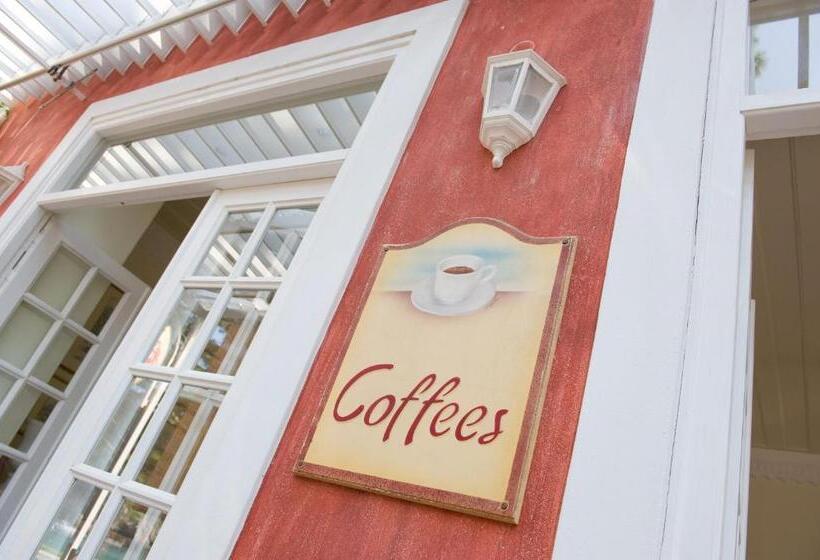 هتل Zefiros Traditional