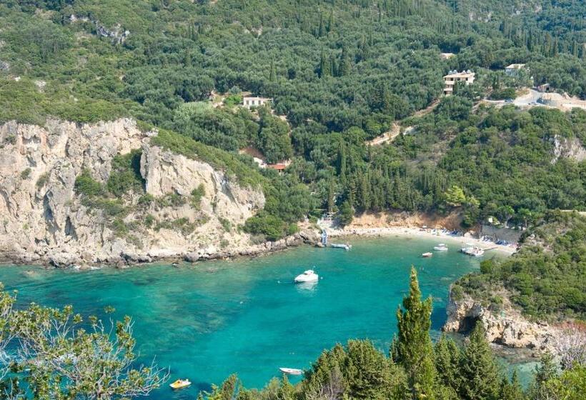 هتل Zefiros Traditional