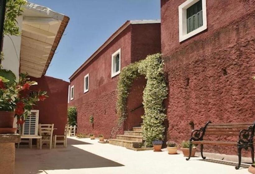 هتل Zefiros Traditional