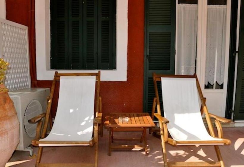 هتل Zefiros Traditional