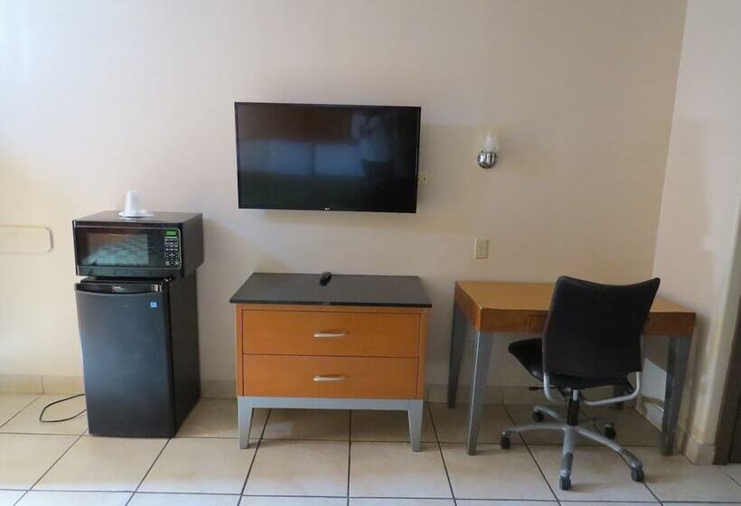 Motel Executive Inn And Suites