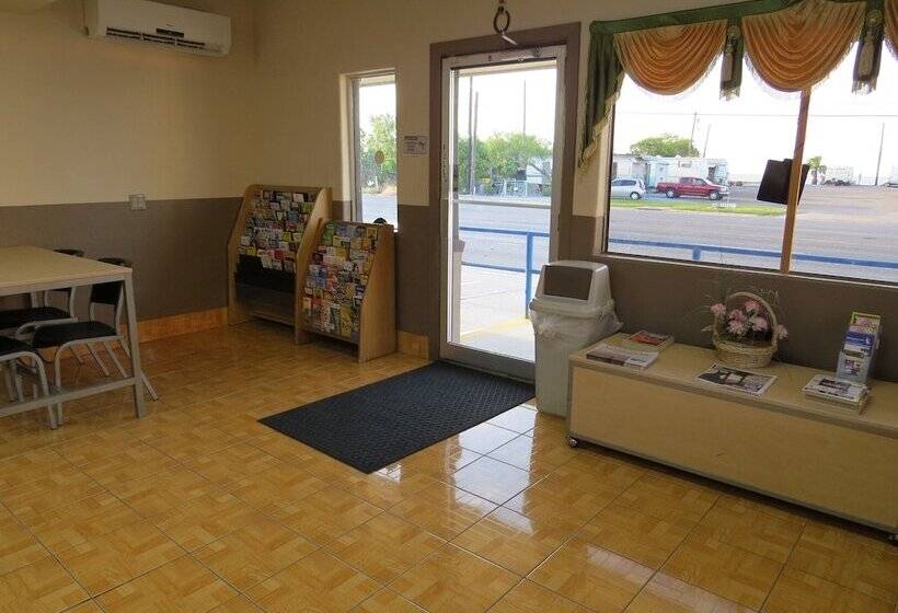 Motel Executive Inn And Suites