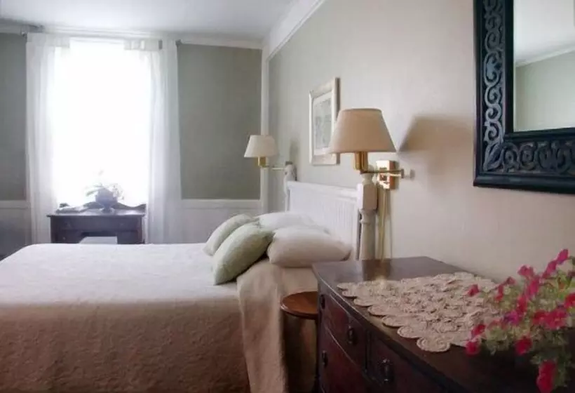 Old Granite Inn Bed & Breakfast