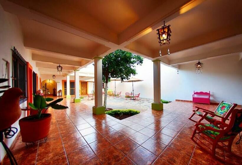 بنسيون Casa Los Arquitos