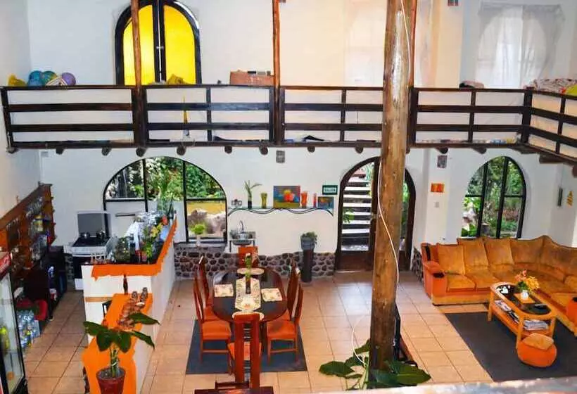 پانسیون Pirwa Urubamba Guest House