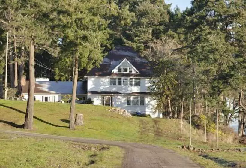 Majatalo Swartz Bay Farm