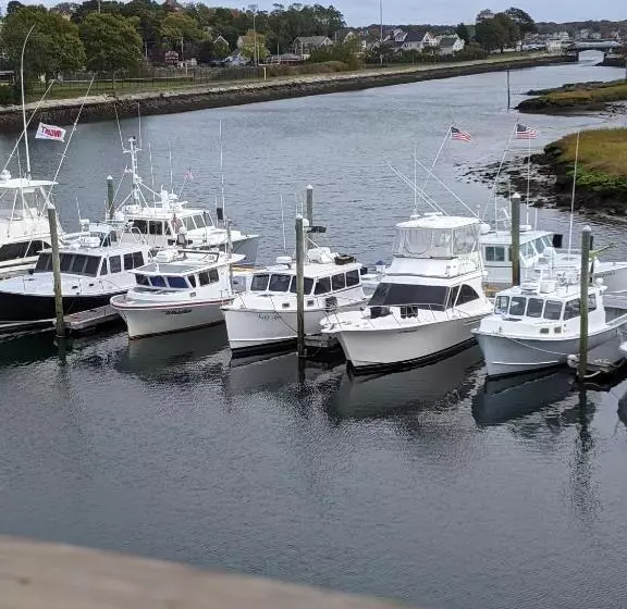 Lomakeskus The Hotel At Cape Ann Marina