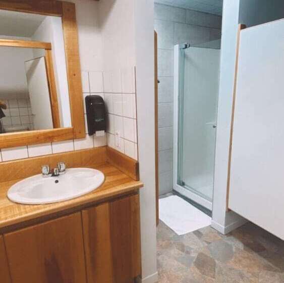 הוסטל La Secousse