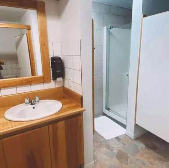 ユースホステル La Secousse