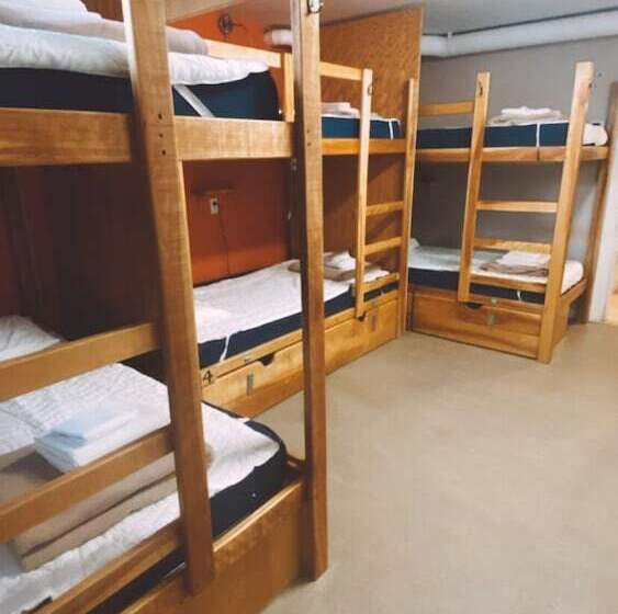 הוסטל La Secousse