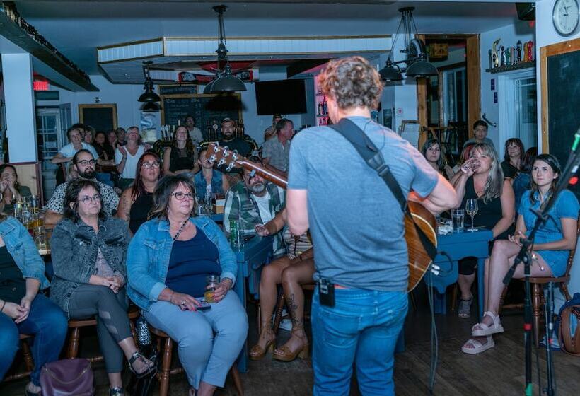 הוסטל La Secousse