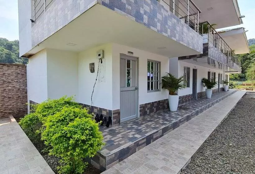 簡易ホテル Ecohotel Linda Judith