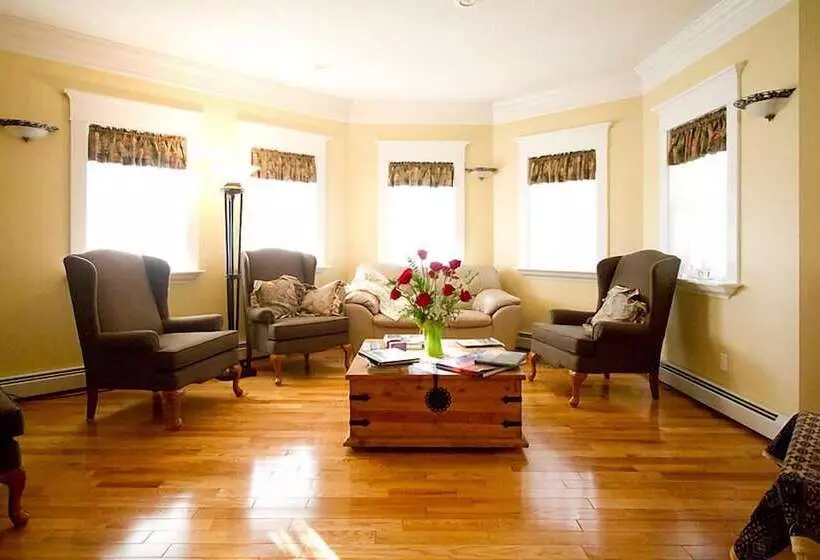 Hotelli Chez Dube Country Inn