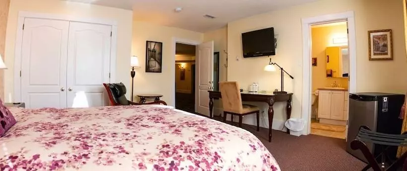 Hotelli Chez Dube Country Inn