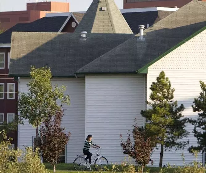 Hotelli Chez Dube Country Inn