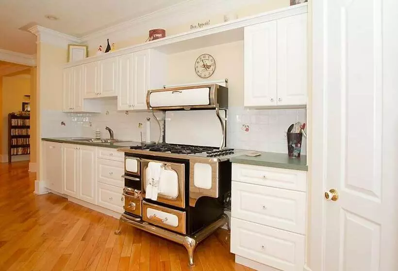 Hotelli Chez Dube Country Inn