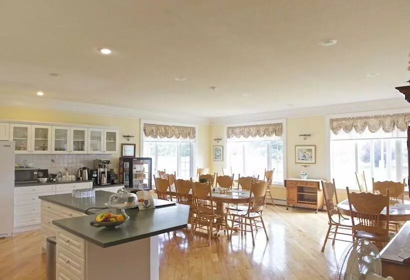 Hotelli Chez Dube Country Inn