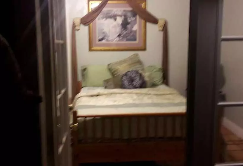 ホテル Pine Rose Inn