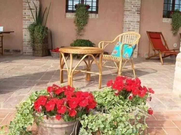 Maaseutuhotelli Agriturismo Ca  Lealtà