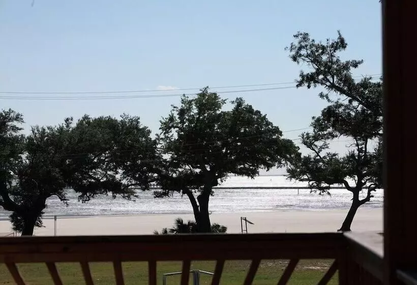 ホテル The Almanett