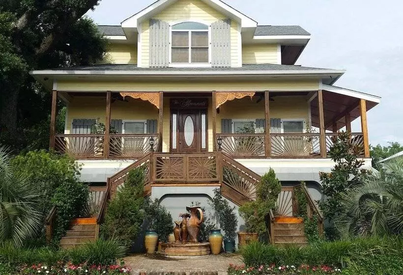 ホテル The Almanett