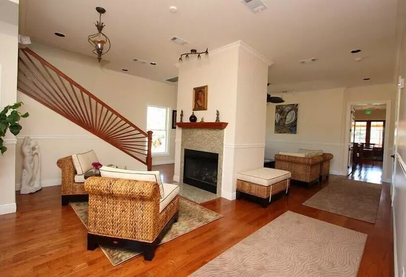 ホテル The Almanett