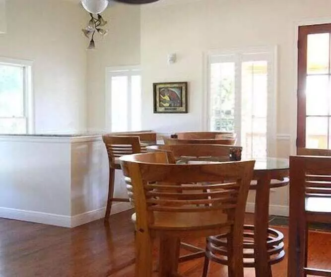 ホテル The Almanett