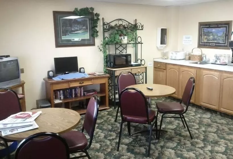 Motelli Oakwood Inn And Rv Park